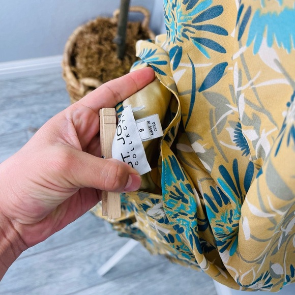 St John Dandelion Floral Silk Two Piece Pleated Silk Skirt Set - Picture 11 of 12